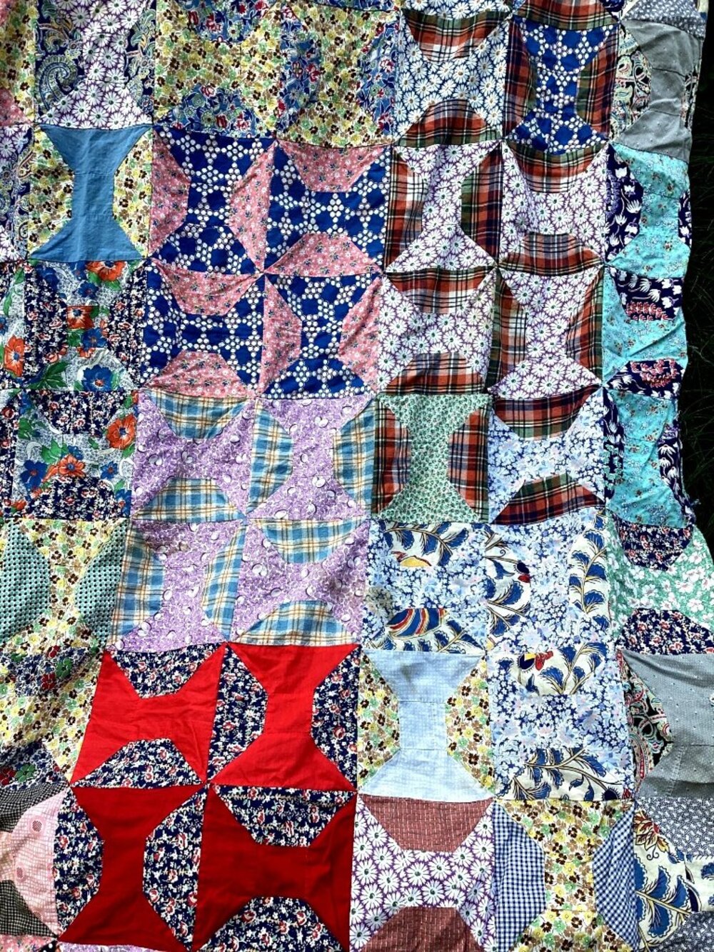 Vintage Handmade Bow Tie Pattern Quilt Top 96x71 Machine Sewn Some Feed Sack - Picture 4 of 10